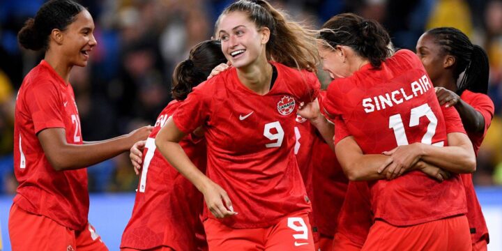 ทีมหญิงของแคนาดา จะหยุดงานประท้วง 